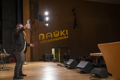 Heweliusze Nauki z pokazem „The Rubber Duck Show”,