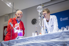 Pokazy chemiczne Koła Naukowego ESPRIT, 